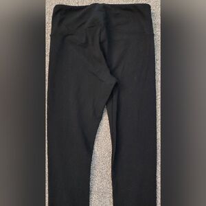 Fornia Black Capri Leggings Size Medium